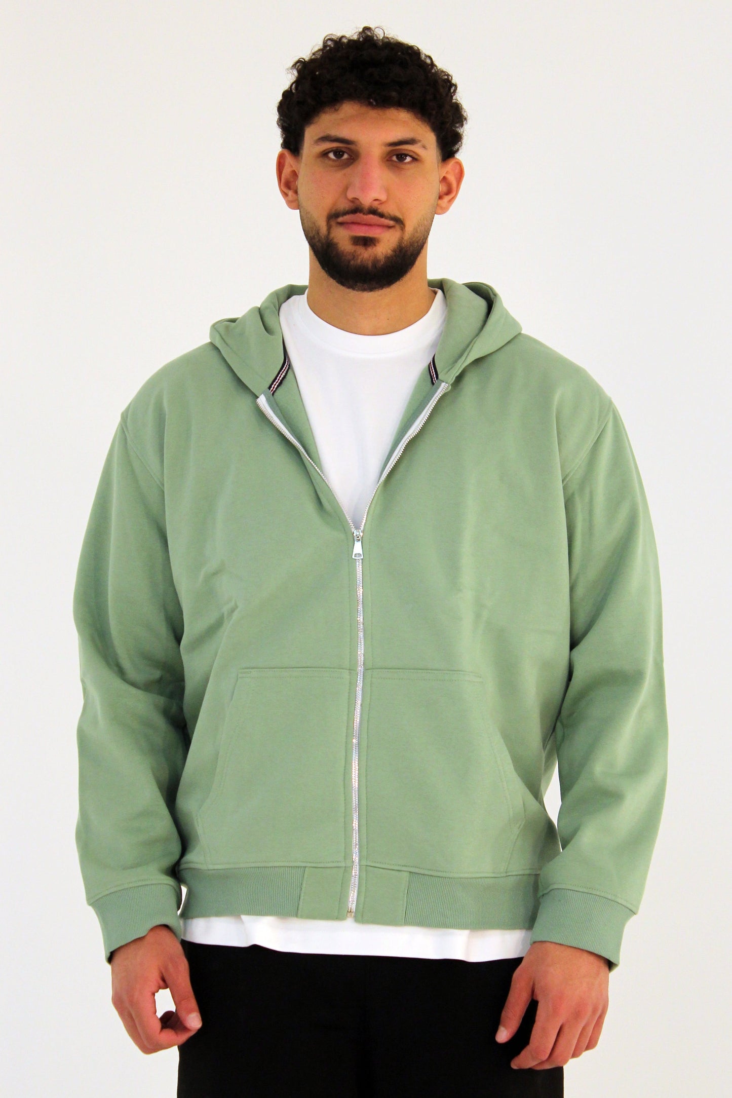 Basic Zipped Hoodie