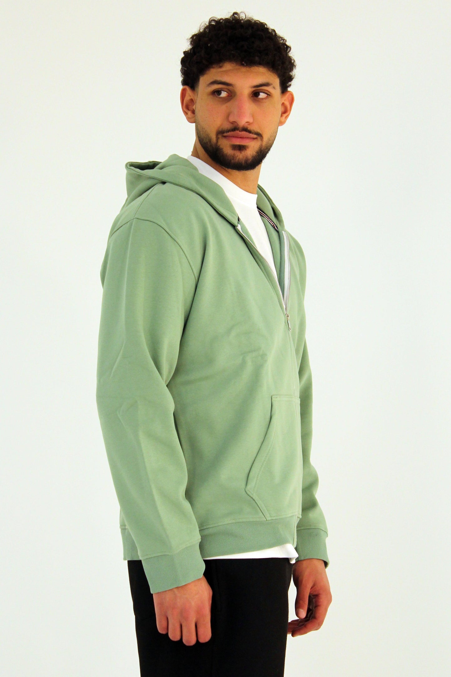 Basic Zipped Hoodie