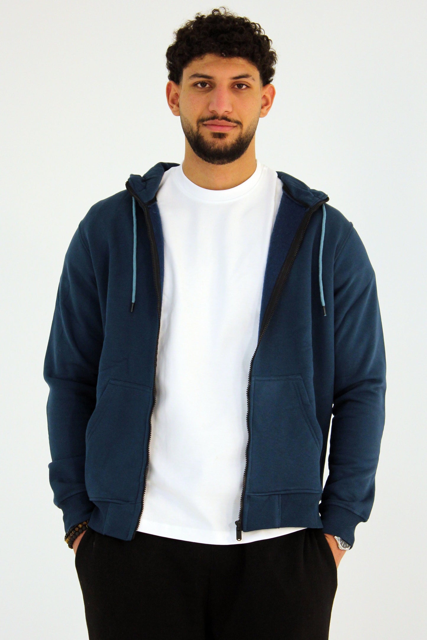 Basic Zipped Hoodie