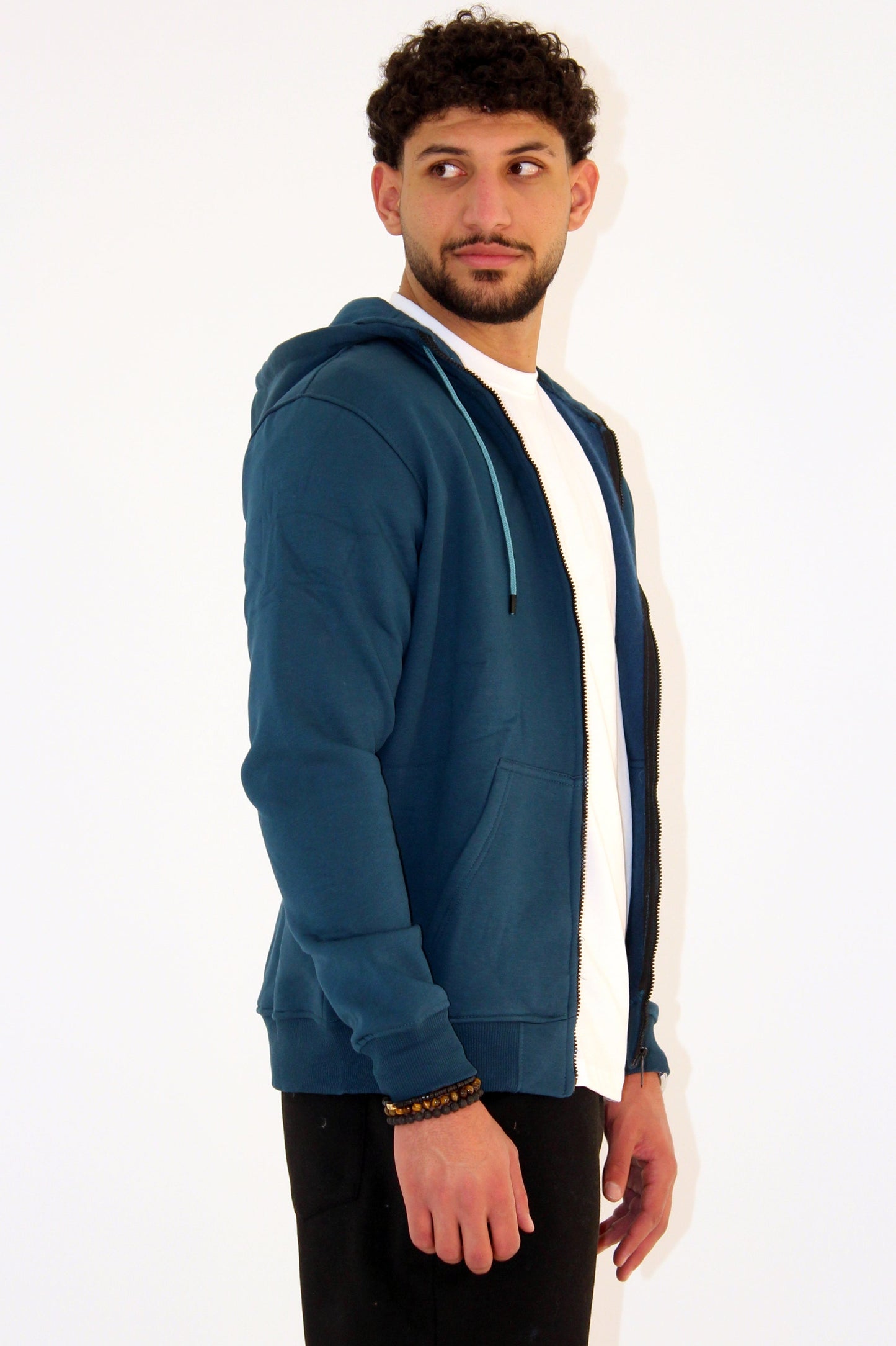 Basic Zipped Hoodie