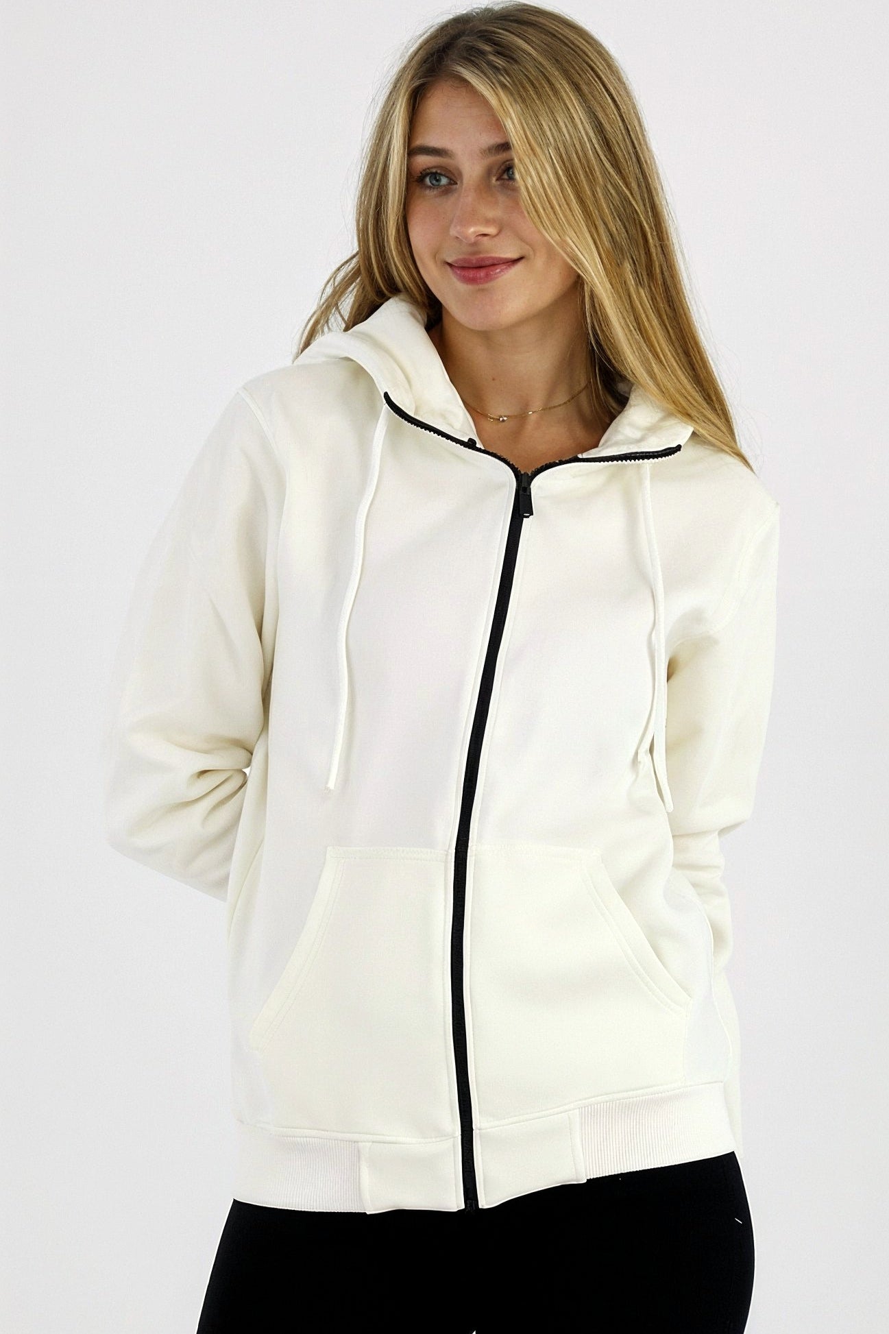 Basic Zipped Hoodie
